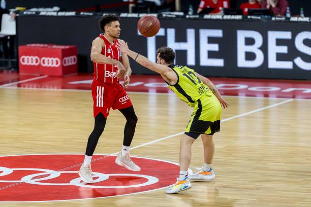 了众多游泳 了众多游泳